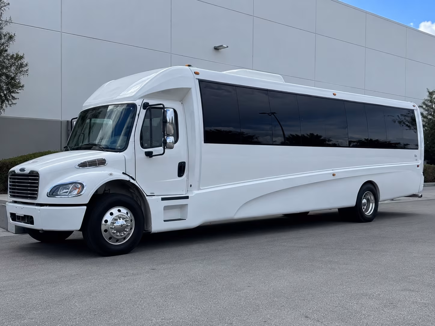 Rochester Birthday, Sweet 16, & Quinceañera Transportation party bus exterior