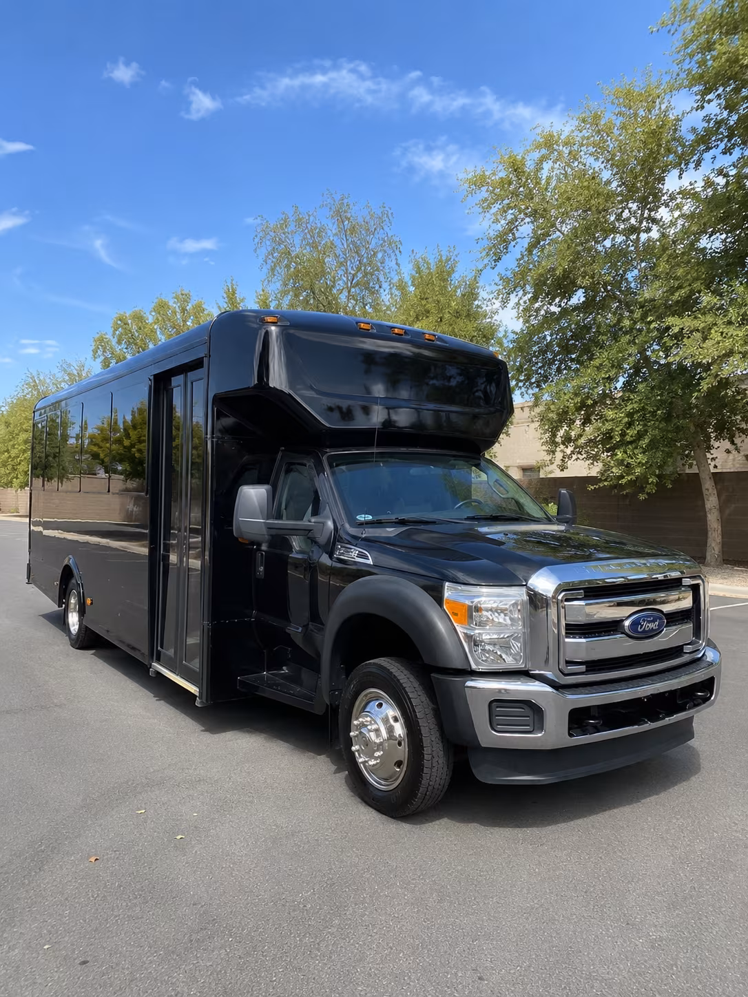 Rochester Winery Tour & Pub Crawl Transportation party bus exterior
