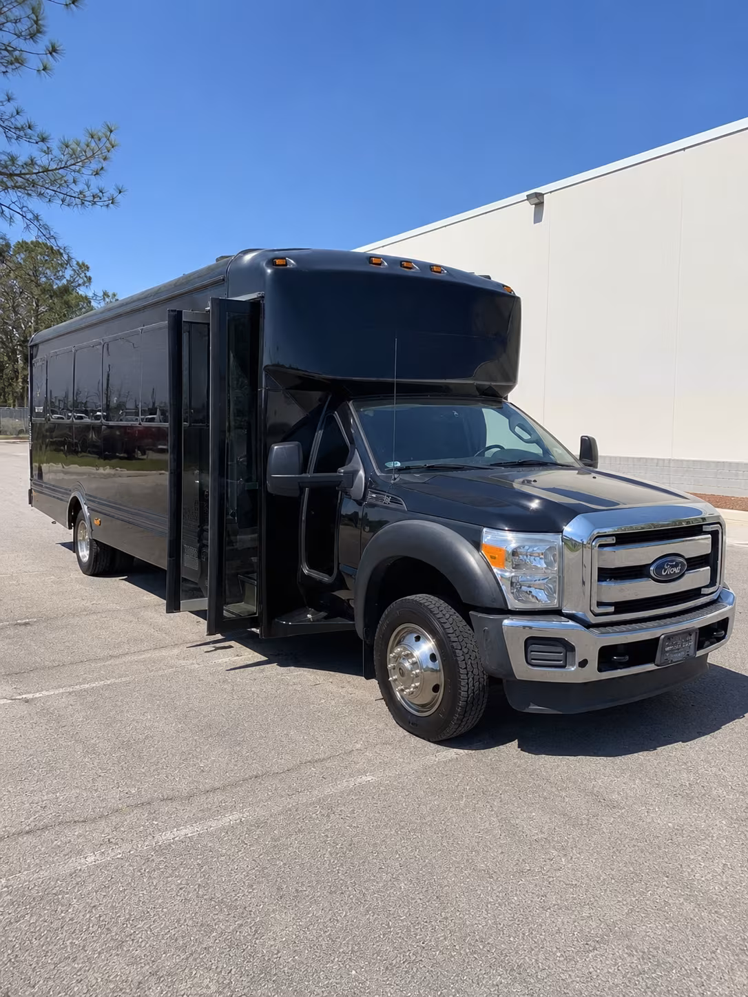 Rochester Winery Tour & Pub Crawl Transportation party bus exterior