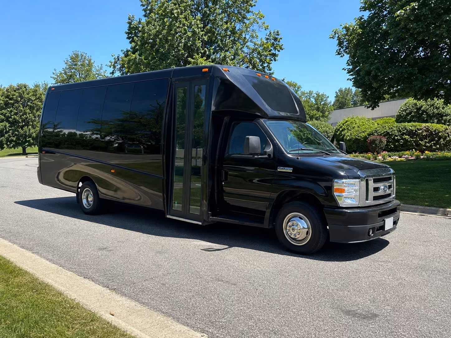 Rochester Winery Tour & Pub Crawl Transportation party bus exterior